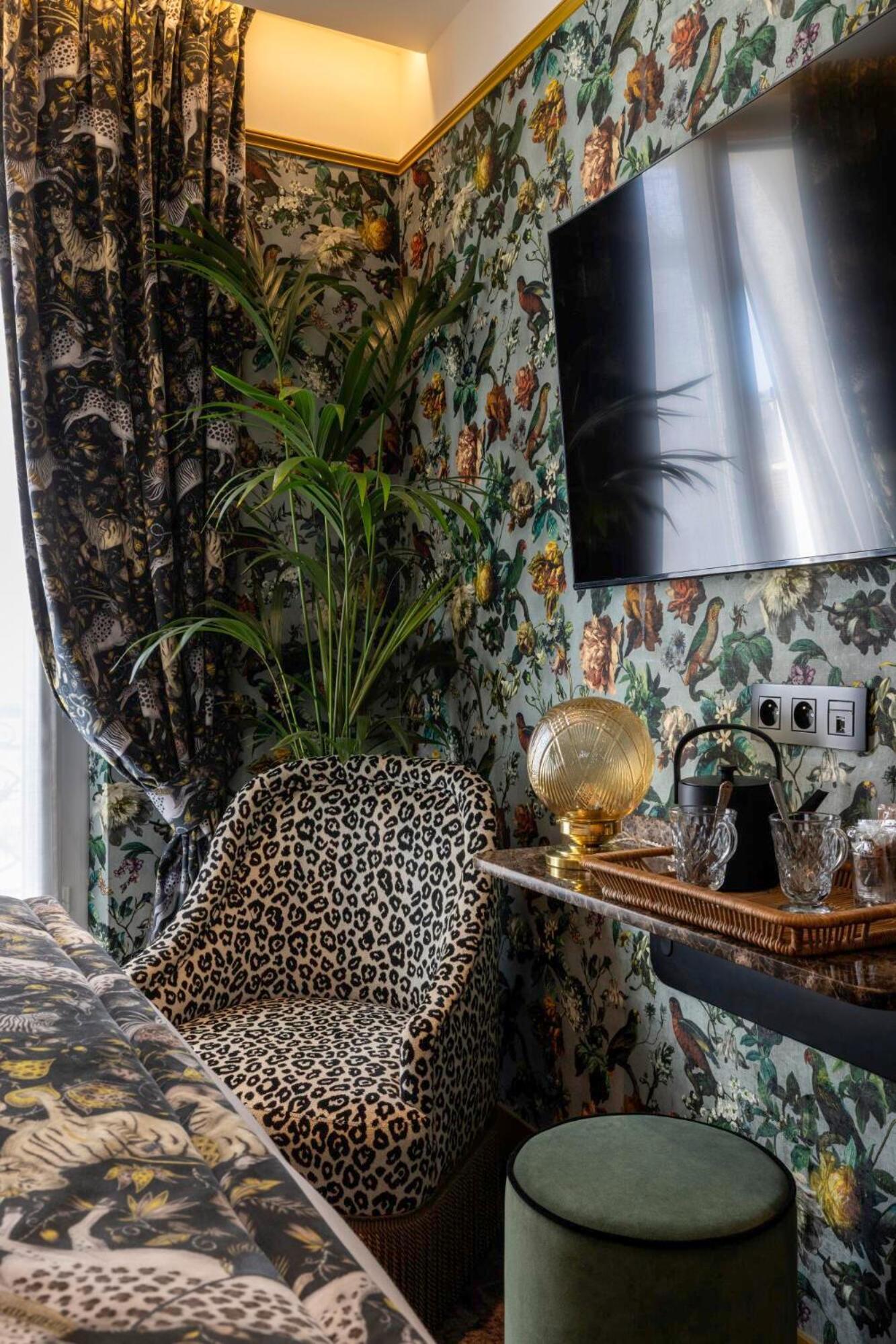 Hotel Ginette A La Folie & Spa Parigi Esterno foto