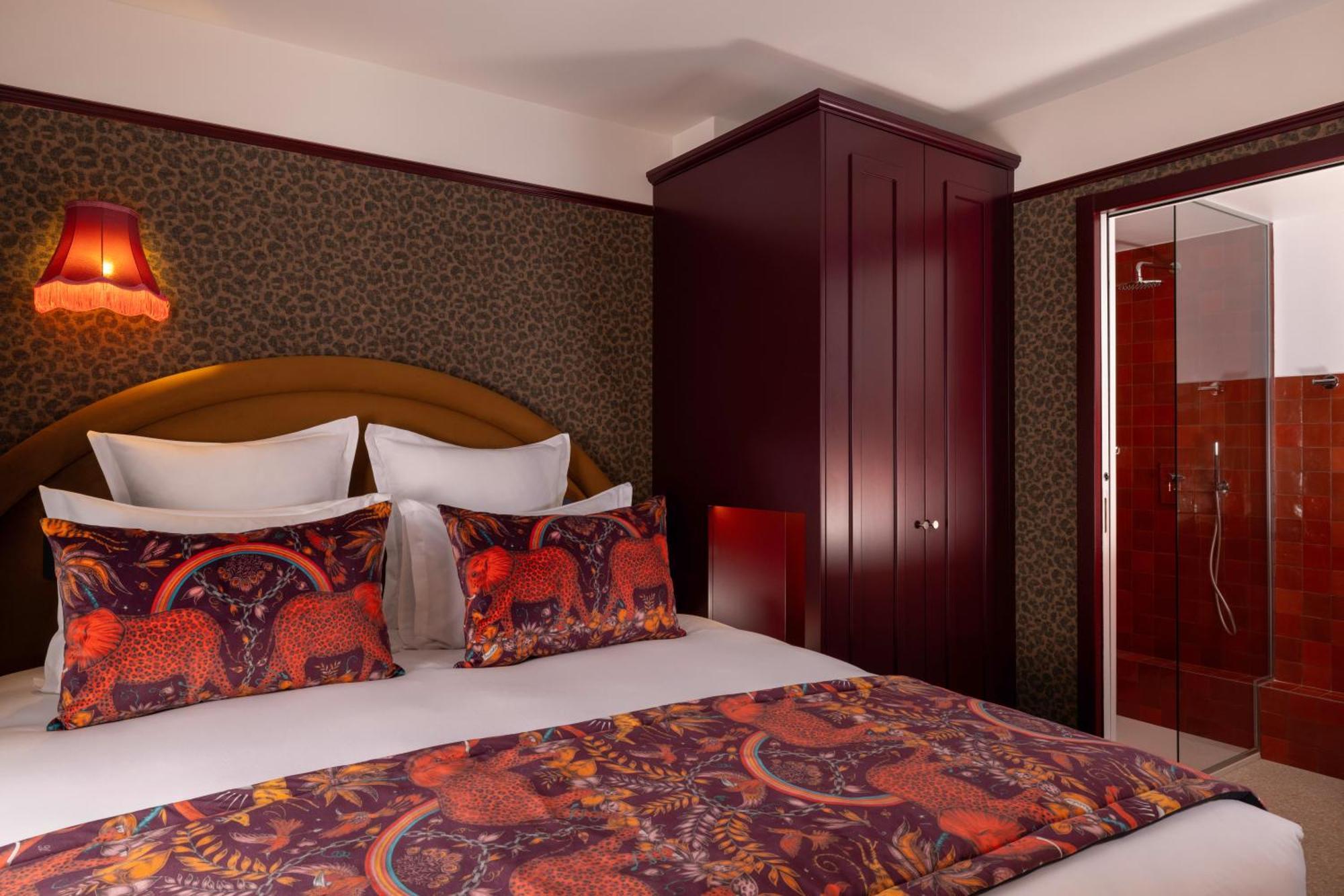Hotel Ginette A La Folie & Spa Parigi Esterno foto