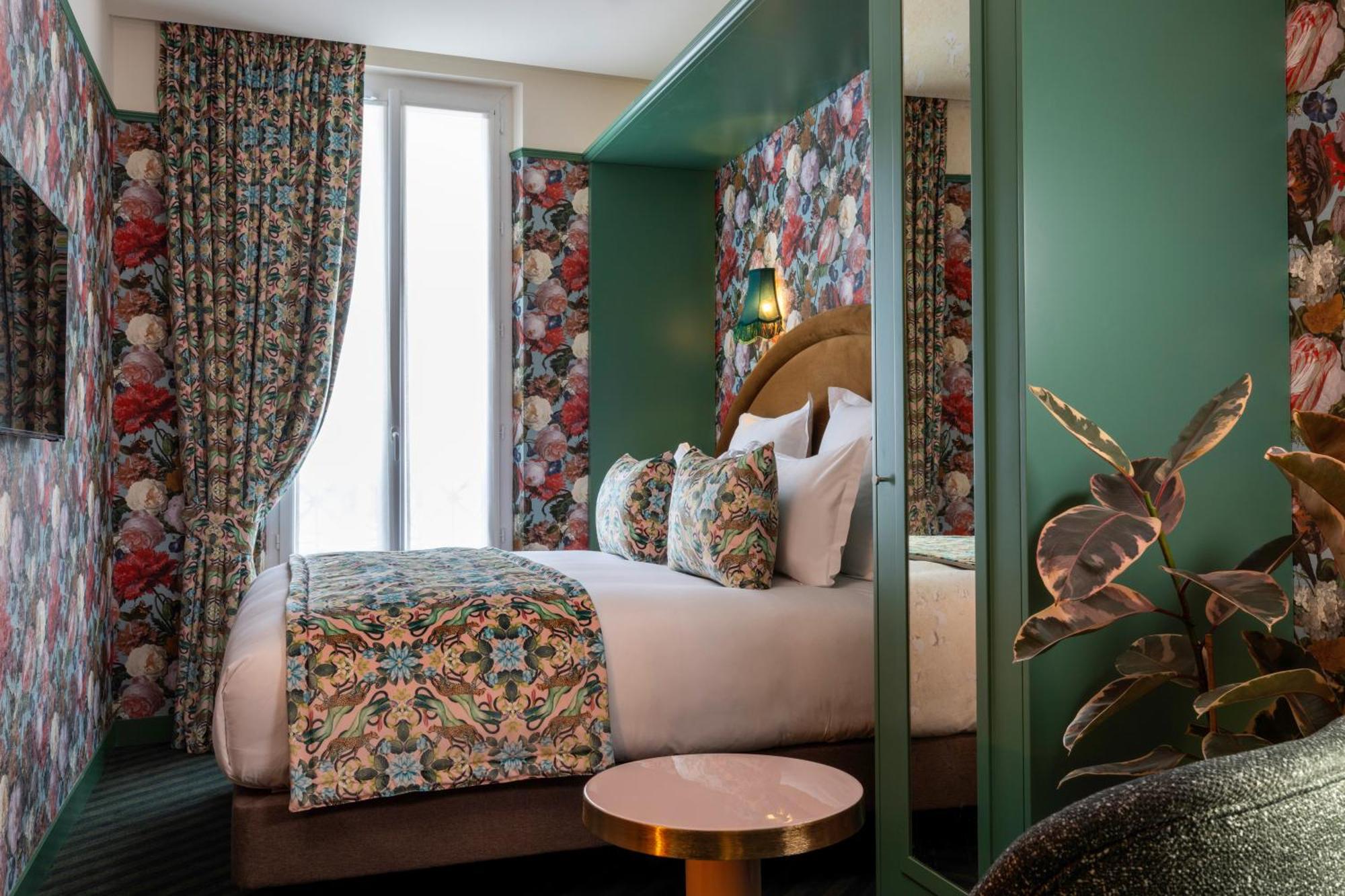 Hotel Ginette A La Folie & Spa Parigi Esterno foto