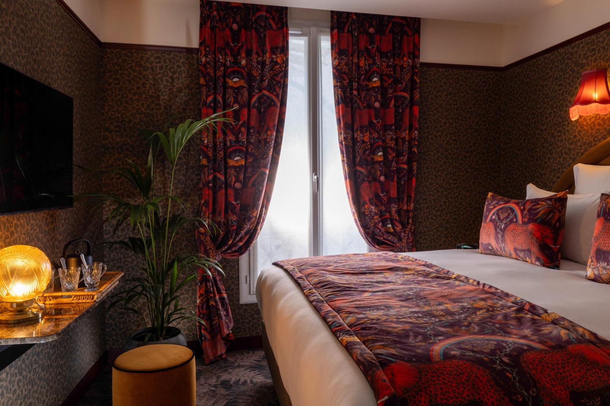 Hotel Ginette A La Folie & Spa Parigi Esterno foto