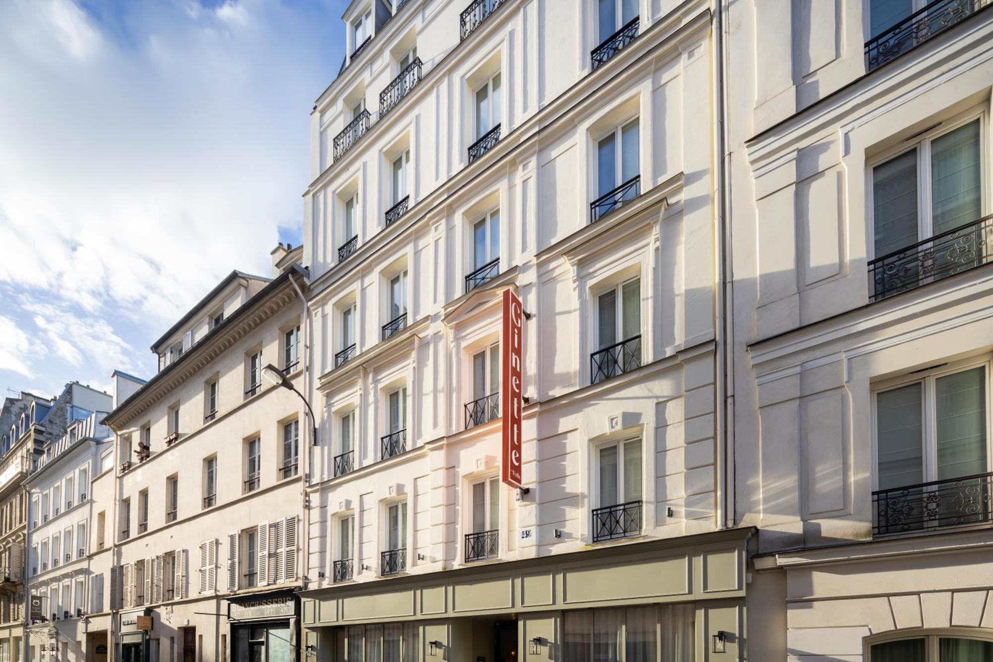Hotel Ginette A La Folie & Spa Parigi Esterno foto