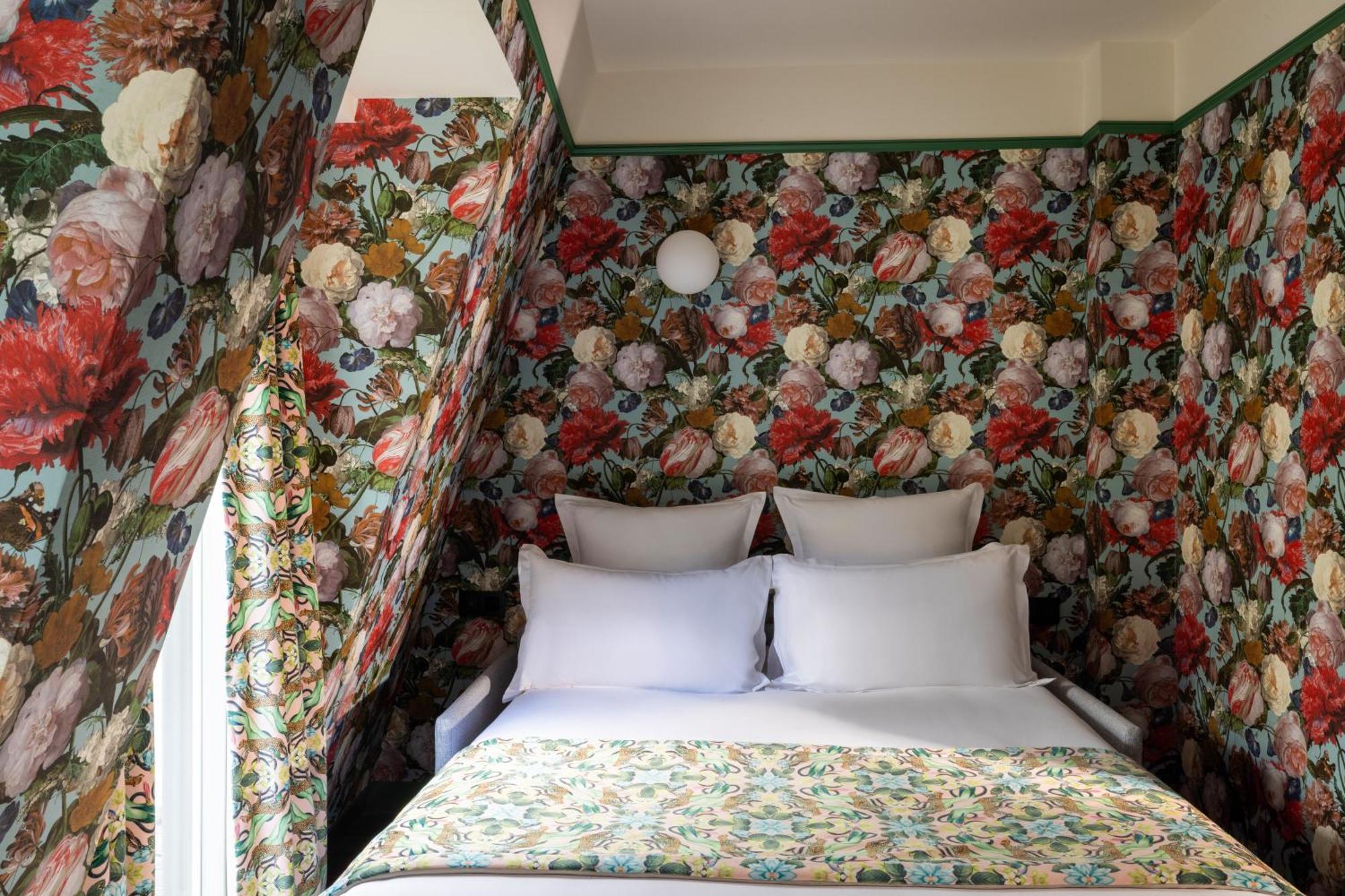 Hotel Ginette A La Folie & Spa Parigi Esterno foto