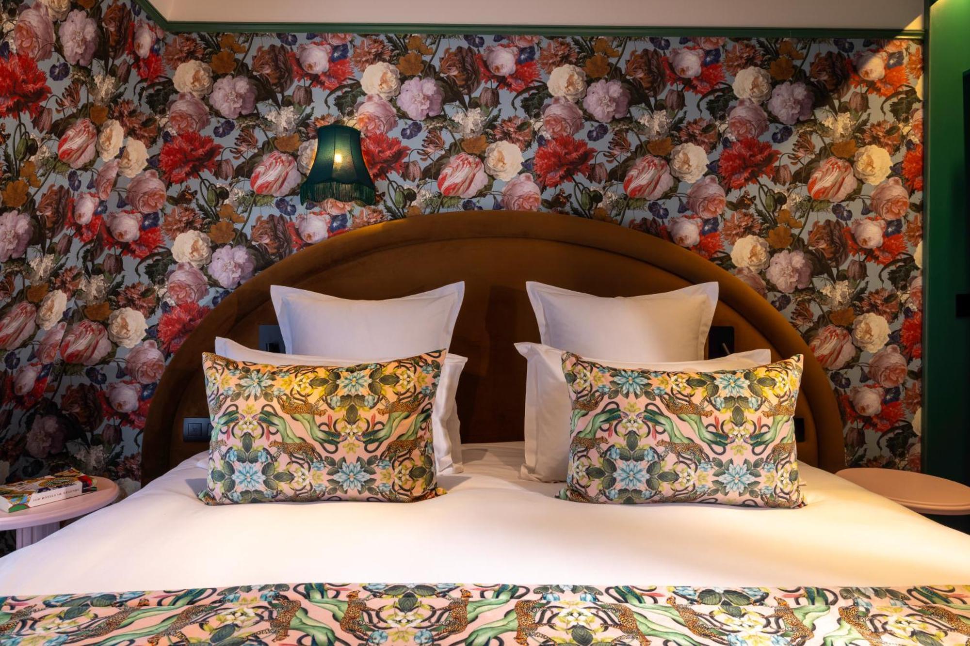 Hotel Ginette A La Folie & Spa Parigi Esterno foto